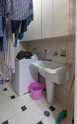 Casa à venda com 185m², 3 quartos e 2 vagas Casa à venda com 185m², 3 quartos e 2 vagasÁrea de Serviço