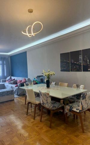 Apartamento à venda com 161m², 3 quartos e 1 vaga Apartamento à venda com 161m², 3 quartos e 1 vagaSala