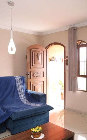 Casa à venda com 110m², 2 quartos e 2 vagasSala