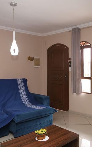 Casa à venda com 110m², 2 quartos e 2 vagasSala