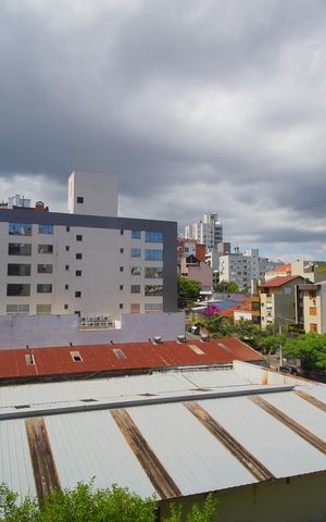 Apartamento à venda com 95m², 3 quartos e 3 vagasQuarto 2 - Vista