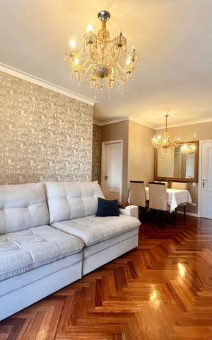 Apartamento à venda com 90m², 2 quartos e 2 vagas Apartamento à venda com 90m², 2 quartos e 2 vagasSala