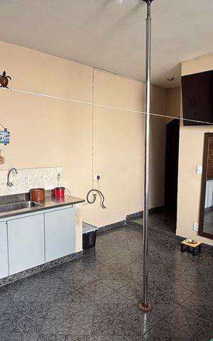Casa para alugar com 249m², 4 quartos e 3 vagas Casa para alugar com 249m², 4 quartos e 3 vagasQuintal