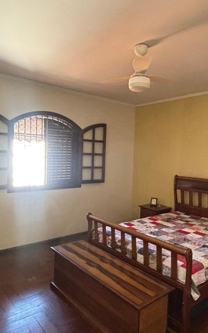 Casa para alugar com 249m², 4 quartos e 3 vagas Casa para alugar com 249m², 4 quartos e 3 vagasSuite