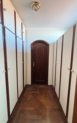 Casa para alugar com 249m², 4 quartos e 3 vagas Casa para alugar com 249m², 4 quartos e 3 vagasSuite Closet