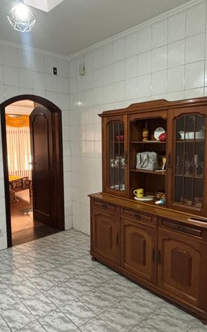 Casa para alugar com 249m², 4 quartos e 3 vagas Casa para alugar com 249m², 4 quartos e 3 vagasCozinha