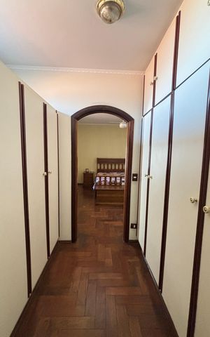 Casa para alugar com 249m², 4 quartos e 3 vagas Casa para alugar com 249m², 4 quartos e 3 vagasSuite Closet