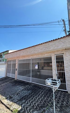 Casa para alugar com 249m², 4 quartos e 3 vagas Casa para alugar com 249m², 4 quartos e 3 vagasFachada