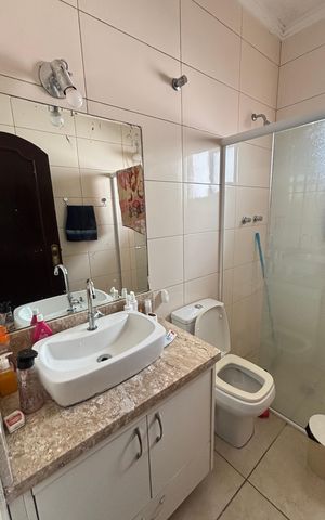 Casa para alugar com 249m², 4 quartos e 3 vagas Casa para alugar com 249m², 4 quartos e 3 vagasBanheiro