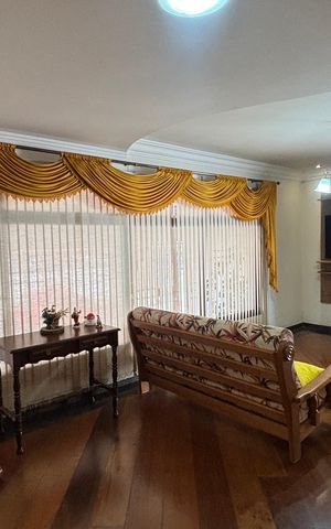 Casa para alugar com 249m², 4 quartos e 3 vagas Casa para alugar com 249m², 4 quartos e 3 vagasSala