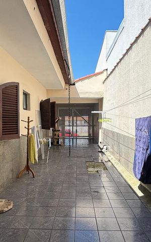 Casa para alugar com 249m², 4 quartos e 3 vagas Casa para alugar com 249m², 4 quartos e 3 vagasQuintal