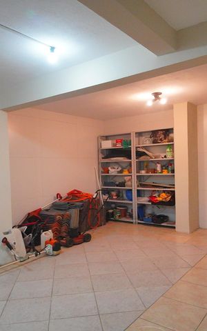 Casa à venda com 251m², 4 quartos e 4 vagasGaragem