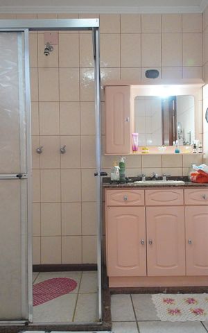 Casa à venda com 251m², 4 quartos e 4 vagasBanheiro da Suíte
