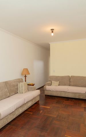Casa à venda com 165m², 4 quartos e 2 vagasSala