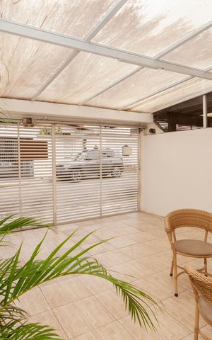 Casa à venda com 165m², 4 quartos e 2 vagasGaragem