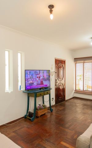 Casa à venda com 165m², 4 quartos e 2 vagasSala