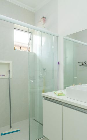 Casa à venda com 165m², 4 quartos e 2 vagasBanheiro da Suíte