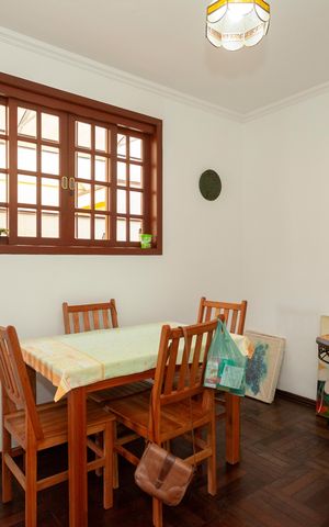 Casa à venda com 165m², 4 quartos e 2 vagasCopa