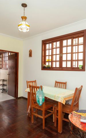 Casa à venda com 165m², 4 quartos e 2 vagasCopa