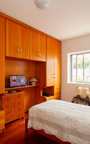 Casa à venda com 165m², 4 quartos e 2 vagasSuíte