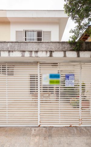 Casa à venda com 165m², 4 quartos e 2 vagasFachada
