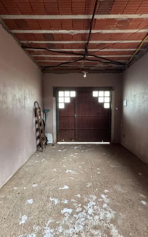 Casa à venda com 180m², 3 quartos e 4 vagas