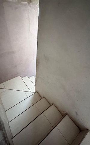 Casa à venda com 180m², 3 quartos e 4 vagas