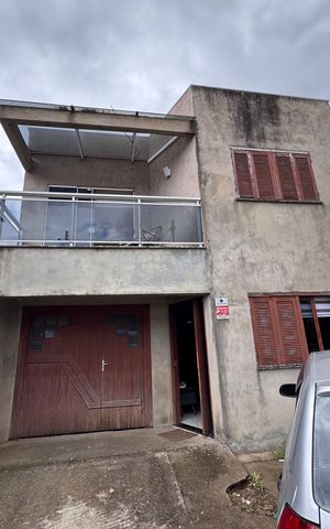 Casa à venda com 180m², 3 quartos e 4 vagas
