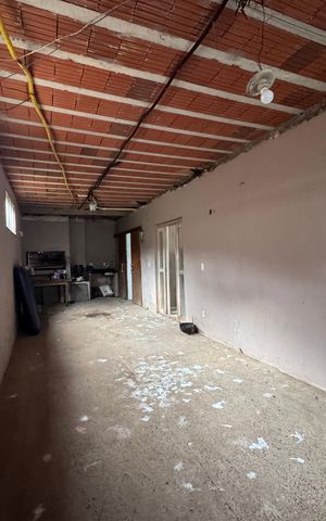 Casa à venda com 180m², 3 quartos e 4 vagas