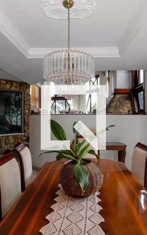 Casa para alugar com 700m², 7 quartos e 4 vagasSala