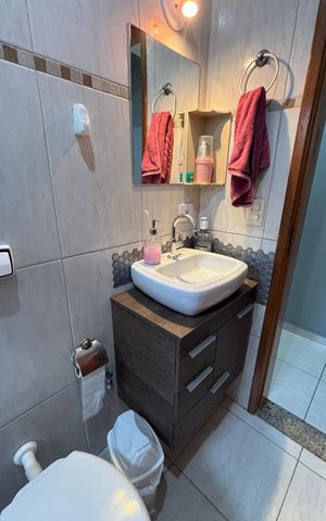 Apartamento à venda com 75m², 2 quartos e 2 vagas Apartamento à venda com 75m², 2 quartos e 2 vagasBanheiro