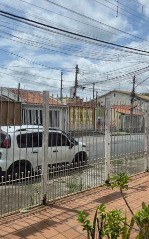 Casa à venda com 255m², 5 quartos e 5 vagasCasa 01 / Quintal da Frente 
