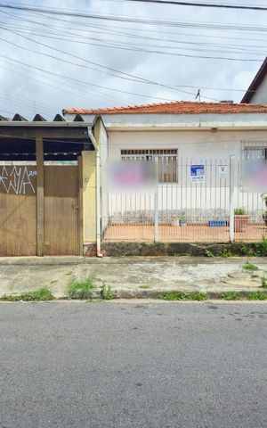 Casa à venda com 255m², 5 quartos e 5 vagasFachada 