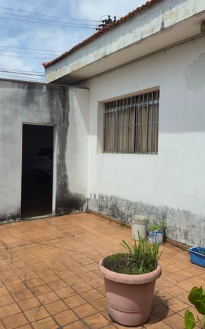 Casa à venda com 255m², 5 quartos e 5 vagasCasa 01 / Quintal da Frente 
