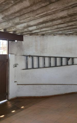 Casa à venda com 255m², 5 quartos e 5 vagasQuintal e Garagem 