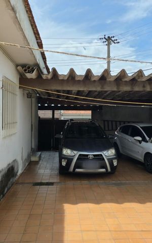 Casa à venda com 255m², 5 quartos e 5 vagasQuintal e Garagem 