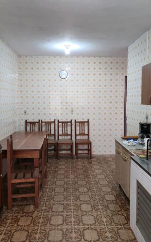 Casa à venda com 255m², 5 quartos e 5 vagasCasa 01 / Cozinha 