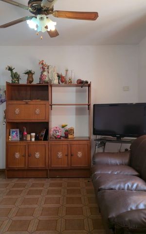 Casa à venda com 255m², 5 quartos e 5 vagasCasa 01 / Sala 