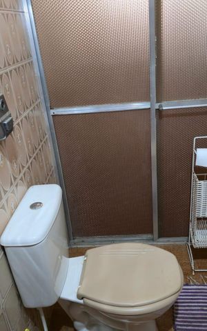 Casa à venda com 255m², 5 quartos e 5 vagasCasa 01 / Banheiro Social 