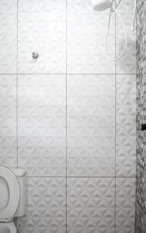 Casa à venda com 60m², 1 quarto e sem vaga Casa à venda com 60m², 1 quarto e sem vagaBanheiro