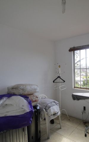Casa à venda com 990m², 6 quartos e 8 vagasQuarto de Serviço