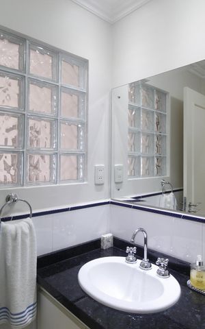 Casa à venda com 990m², 6 quartos e 8 vagasBanheiro da Suíte 2
