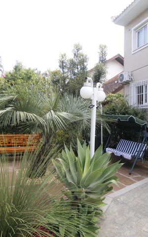 Casa à venda com 990m², 6 quartos e 8 vagasQuintal