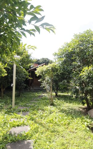 Casa à venda com 990m², 6 quartos e 8 vagasQuintal