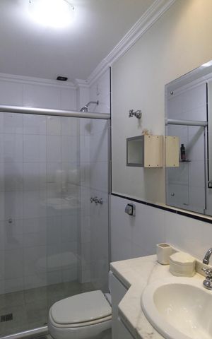Casa à venda com 990m², 6 quartos e 8 vagasBanheiro da Suíte 4