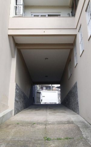 Casa à venda com 990m², 6 quartos e 8 vagasGaragem