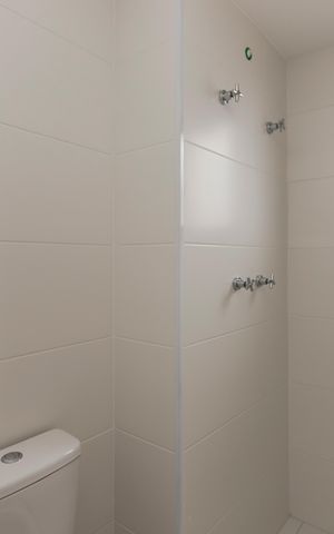 Apartamento à venda com 67m², 2 quartos e 1 vaga Apartamento à venda com 67m², 2 quartos e 1 vagaBanheiro da Suíte