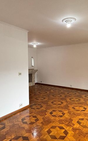 Casa para alugar com 375m², 3 quartos e 8 vagas Casa para alugar com 375m², 3 quartos e 8 vagasSala