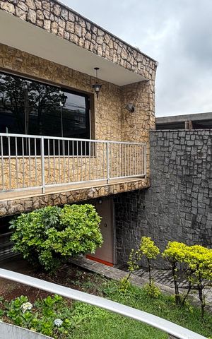 Casa para alugar com 375m², 3 quartos e 8 vagas Casa para alugar com 375m², 3 quartos e 8 vagasEntrada