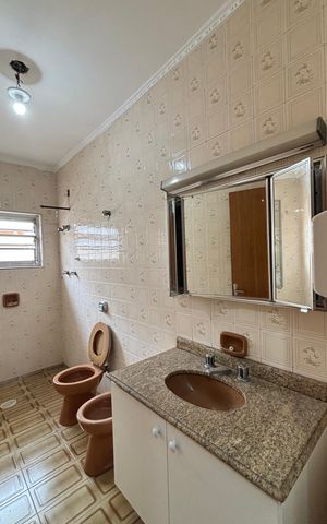 Casa para alugar com 375m², 3 quartos e 8 vagas Casa para alugar com 375m², 3 quartos e 8 vagasBanheiro